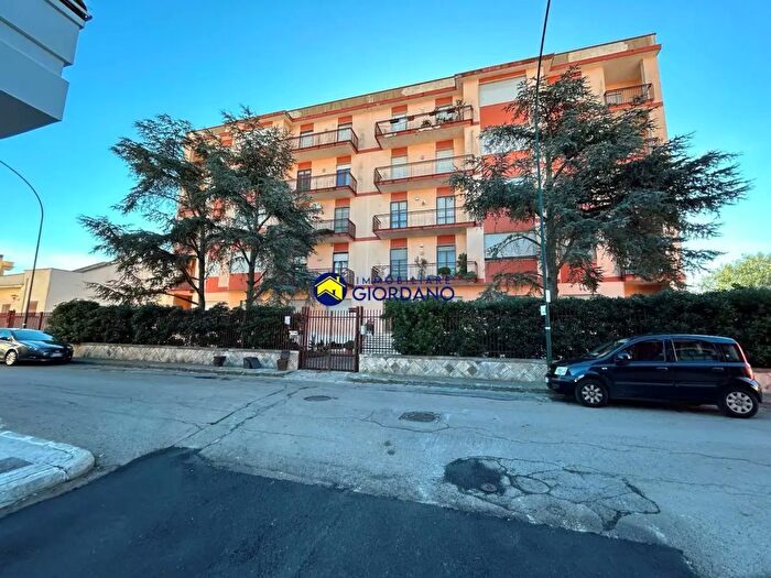 Appartamento con 10 locali in vendita in Via Mater Gratiae, Squinzano