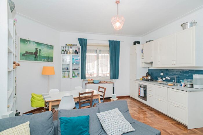 Appartamento trilocale in vendita in Via Laura Mantegazza, Roma