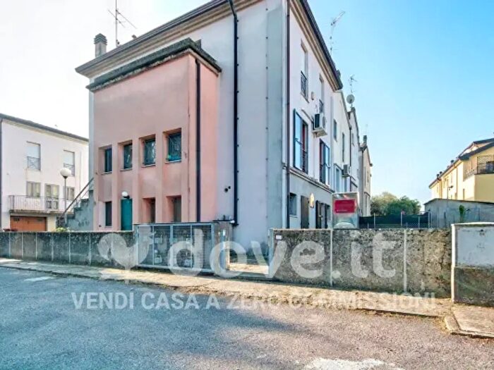 Casa con 5 locali in vendita in Via Arginone, Ferrara