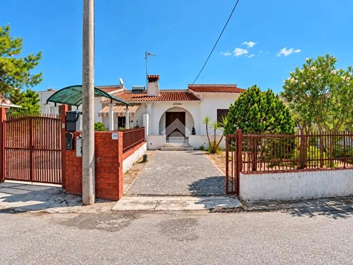 Casa quadrilocale in vendita in Viale delle Rondinelle, Manfredonia