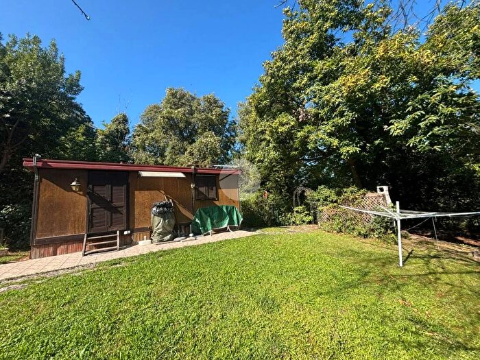 Casa bilocale in vendita in Via Castagnari, Costermano