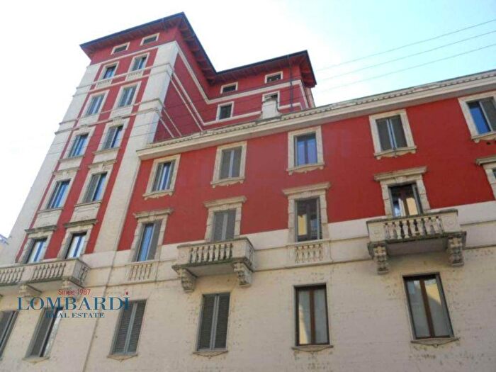 Appartamento quadrilocale in affitto in Via Spartaco, Cadore, Milano