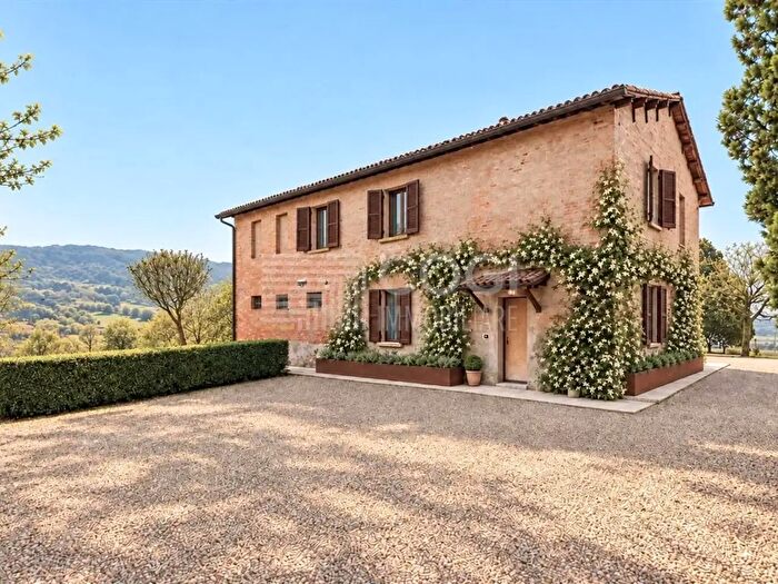 Casa con 7 locali in vendita in Via Ponticelli Pieve, Imola