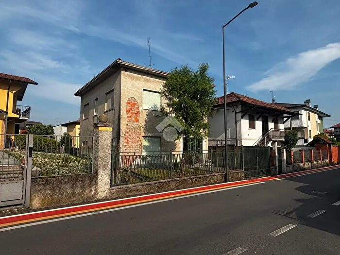 Casa trilocale in vendita in Via Baruffa, Caravaggio