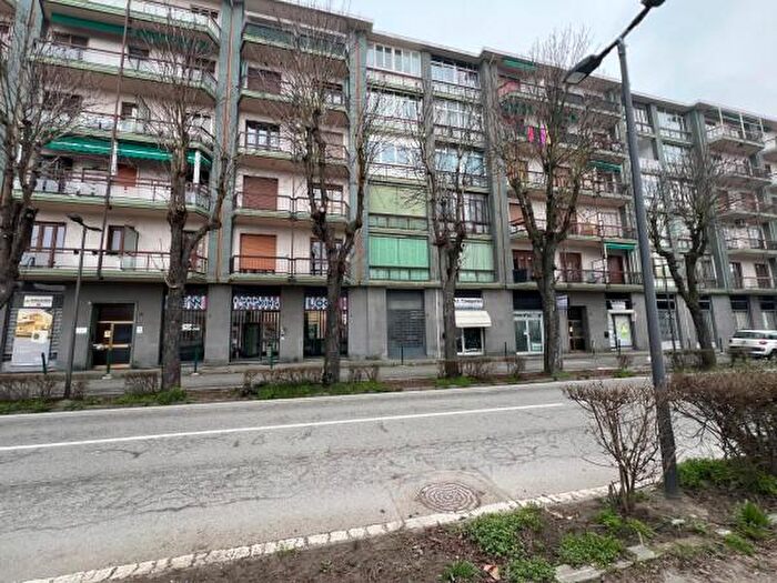 Appartamento trilocale in vendita in Corso Cesare Battisti, Carignano