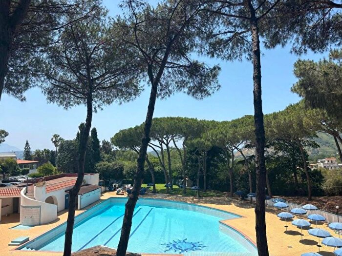 Appartamento quadrilocale in affitto in Via Vecchia delle Vigne, Pozzuoli Alta, Pozzuoli