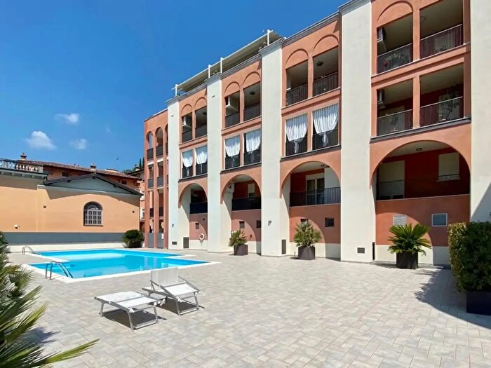 Appartamento trilocale in vendita in Via Brunati Snc, Salo