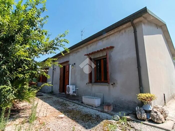 Casa con 5 locali in vendita in Via Montanari, Gambettola