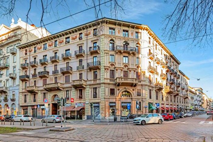 Appartamento trilocale in vendita in Viale Monte Nero, Milano