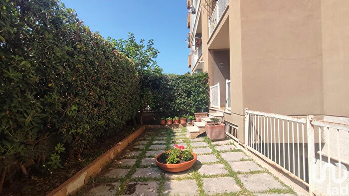 Appartamento con 8 locali in vendita in Via Mariano dAmelio, Palermo
