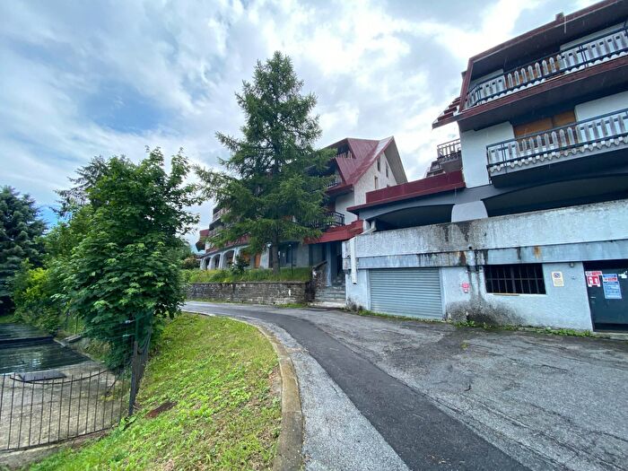 Appartamento trilocale in vendita in Via San Grato, Viola