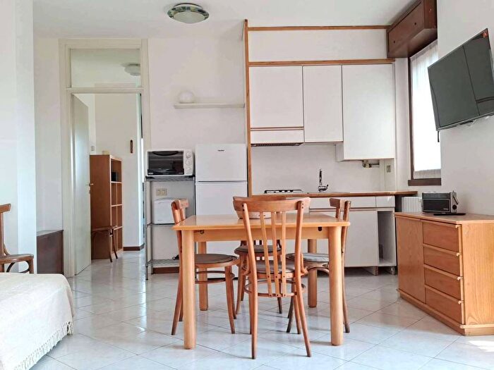 Appartamento bilocale in affitto in Via Cipriano Borioli, Area Lavanderie Redecesio, Segrate