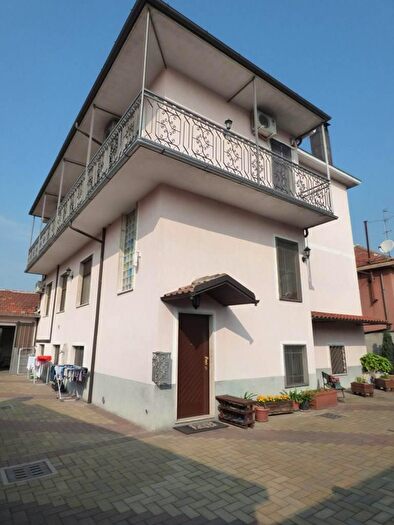 Casa con 6 locali in vendita in Vigevano