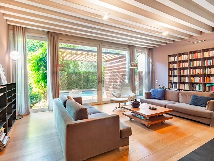 Casa con 8 locali in vendita in Chiari