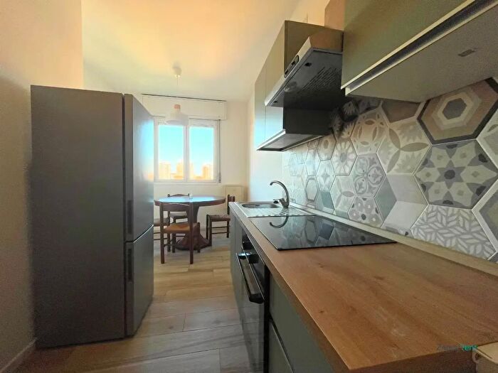 Appartamento quadrilocale in affitto in Via Ugo Ojetti, Milano