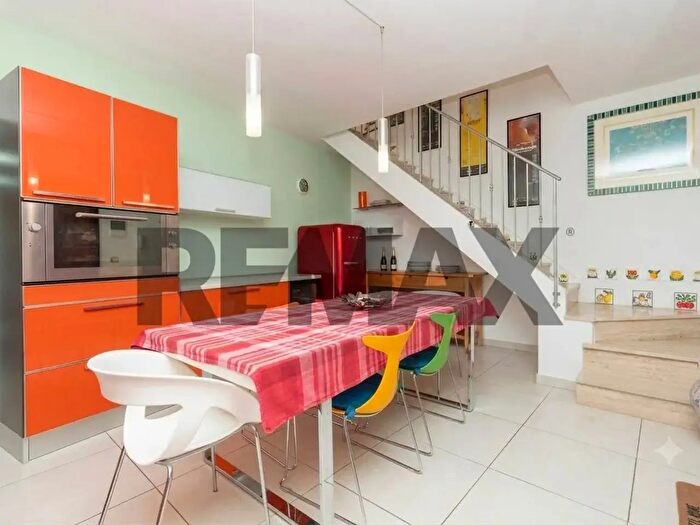 Casa con 5 locali in vendita in Via Abate Ferrara, Catania