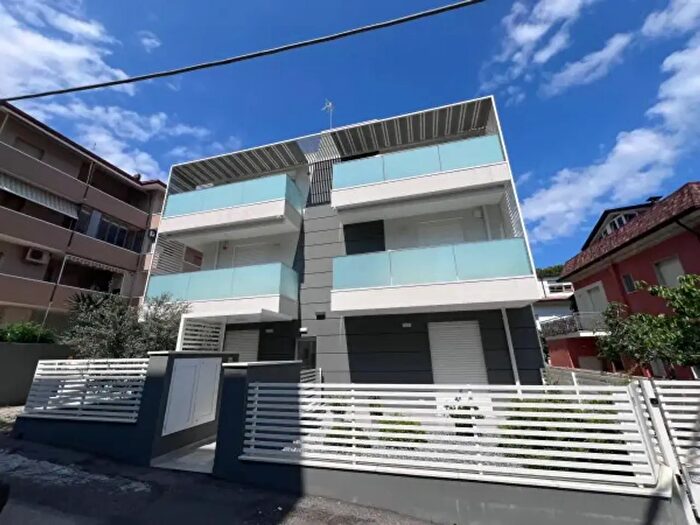 Appartamento trilocale in vendita in Viale Giuseppe Missori, Riccione