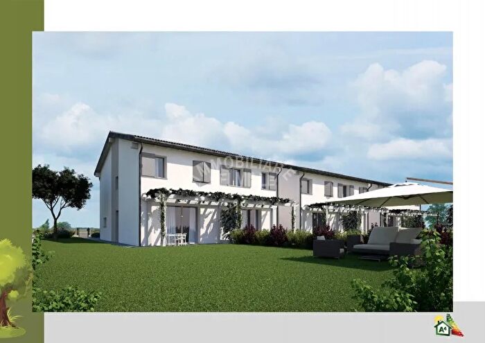 Casa trilocale in vendita in Reggio Emilia