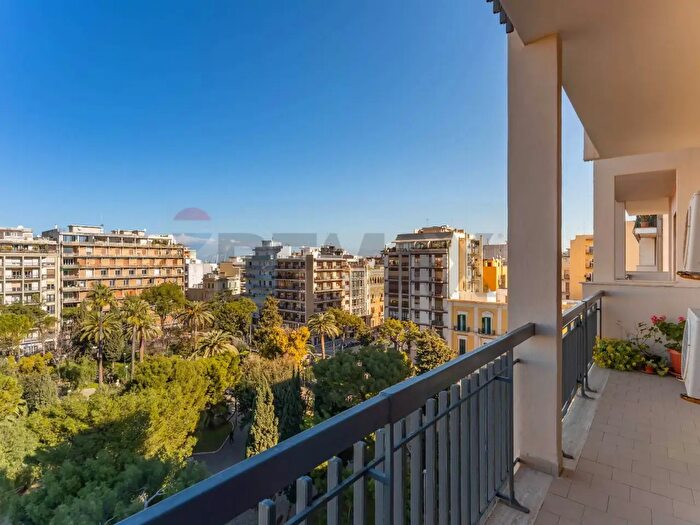 Appartamento con 5 locali in vendita in Piazza Garibaldi, Bari