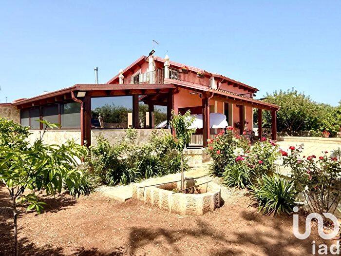 Casa trilocale in vendita in Viale America, Avola