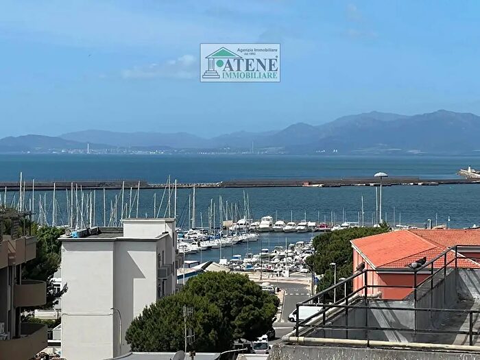 Appartamento con 6 locali in vendita in Via Taranto, Cagliari