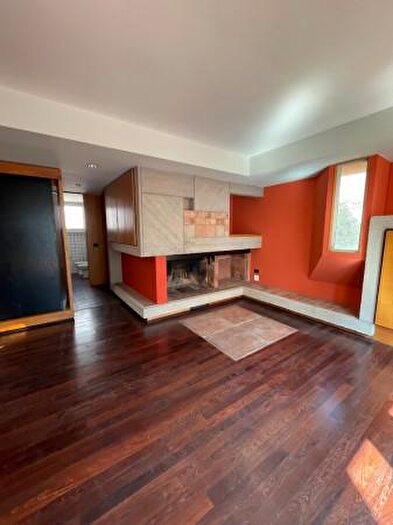 Casa con 6 locali in vendita in Latina