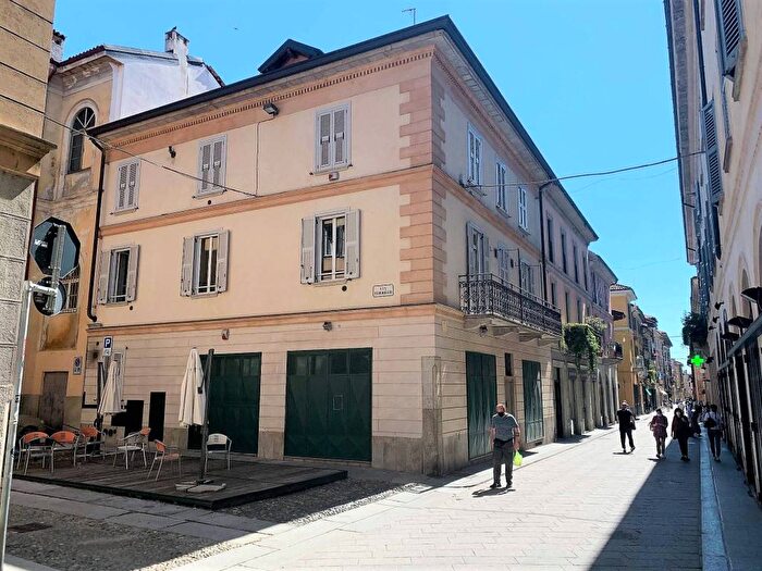 Appartamento monolocale in affitto in Corso Giuseppe Garibaldi, Centro Storico, Pavia