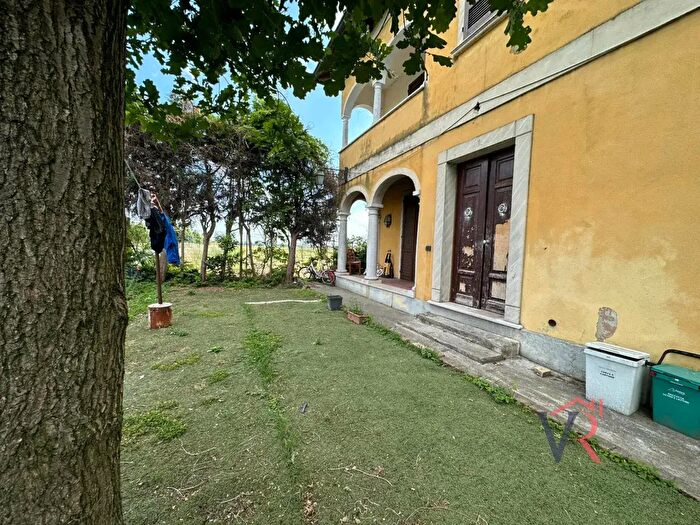 Appartamento trilocale in vendita in Via IV Novembre, Lograto
