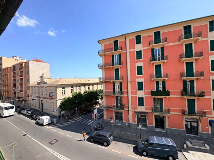 Appartamento quadrilocale in affitto in Via Nizza, Savona