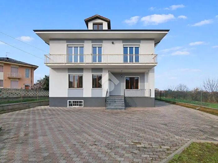 Case in Vendita e in Affitto - 2