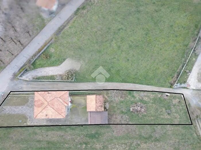 Casa con 8 locali in vendita in Via S Grato, Alice Castello