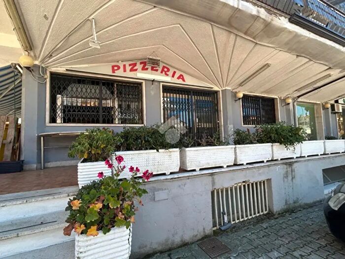 Appartamento trilocale in vendita in Via Lauro, Scalea