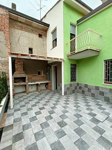 Casa quadrilocale in vendita in Centrale, Borgonovo Val Tidone