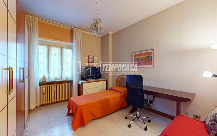 Appartamento trilocale in vendita in Via Gaspero Barbera, Torino