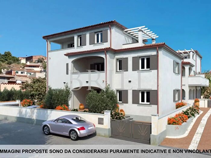 Appartamento trilocale in vendita in Orosei
