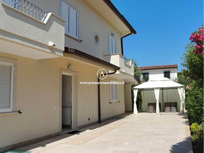 Casa con 6 locali in affitto in via balilla, Centro, Forte dei Marmi