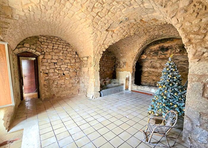 Casa con 6 locali in vendita in Via Giarratana, Modica