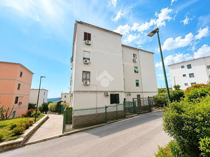 Appartamento quadrilocale in vendita in Via Tibullo, Napoli