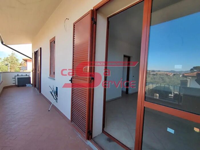 Appartamento trilocale in vendita in Uzzano