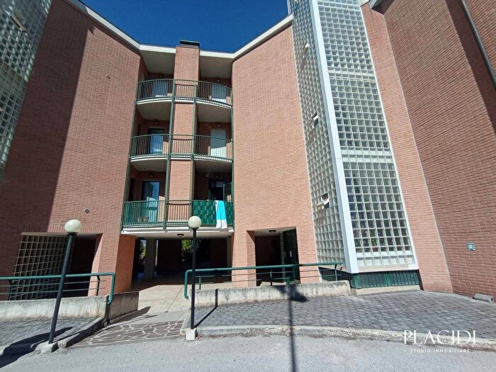 Appartamento trilocale in affitto in Via Solaria, Pettino Cansatessa, L'Aquila