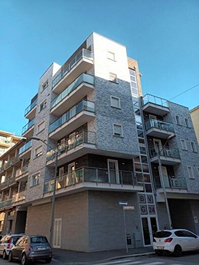 Appartamento con 5 locali in vendita in Via Bene Vagienna, Torino