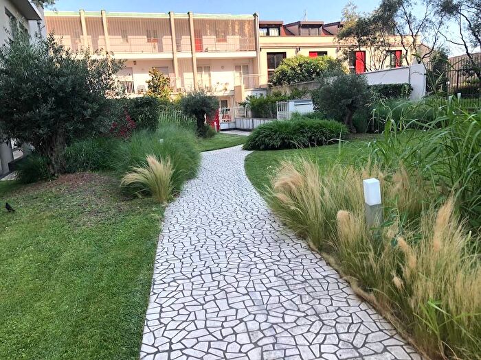 Appartamento bilocale in affitto in Via Raffaele Parravicini, Cascina dei Pomi, Milano