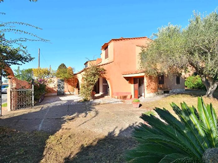 Casa quadrilocale in vendita in Via di Colle Romito, Ardea