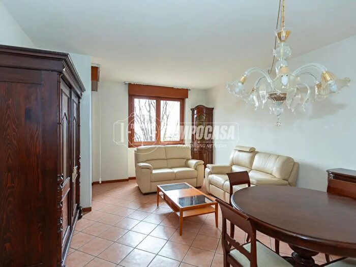 Appartamento trilocale in vendita in Viale Sicilia, Verona