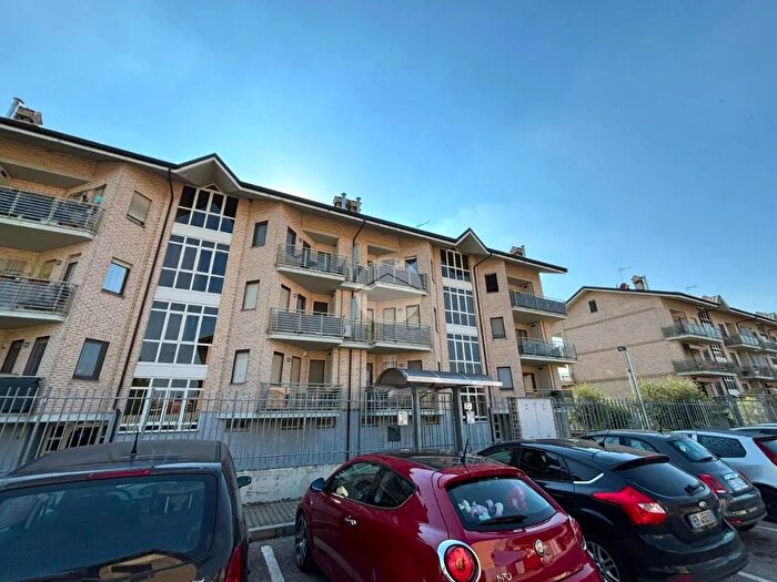 Appartamento trilocale in vendita in Via S Francesco da Paola, None