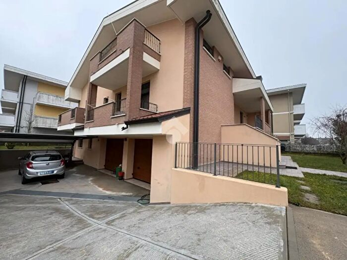 Casa con 8 locali in vendita in Via Primo Levi, Vigodarzere