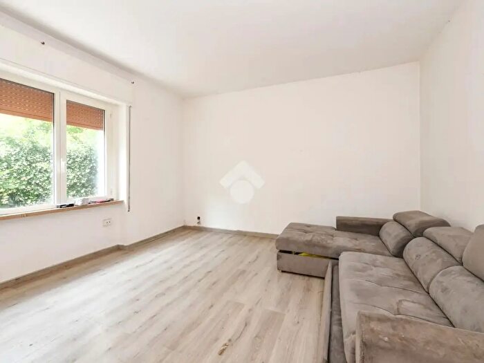 Casa con 8 locali in vendita in Desenzano Del Garda