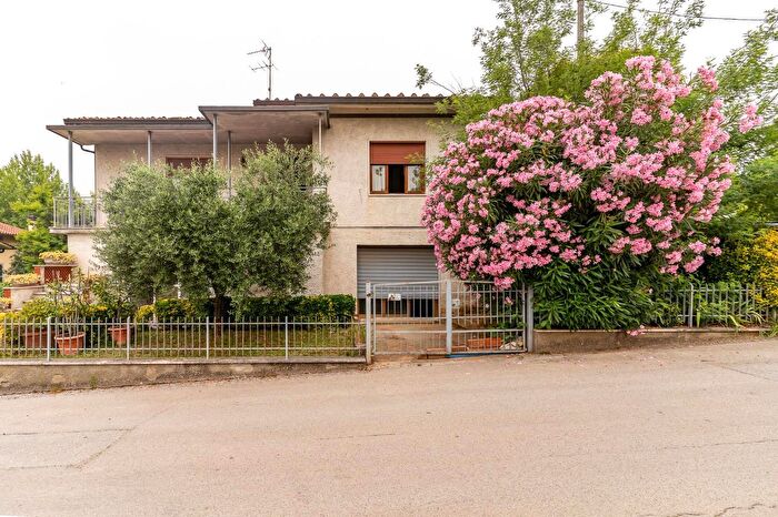Casa con 9 locali in vendita in E, Cerreto Guidi