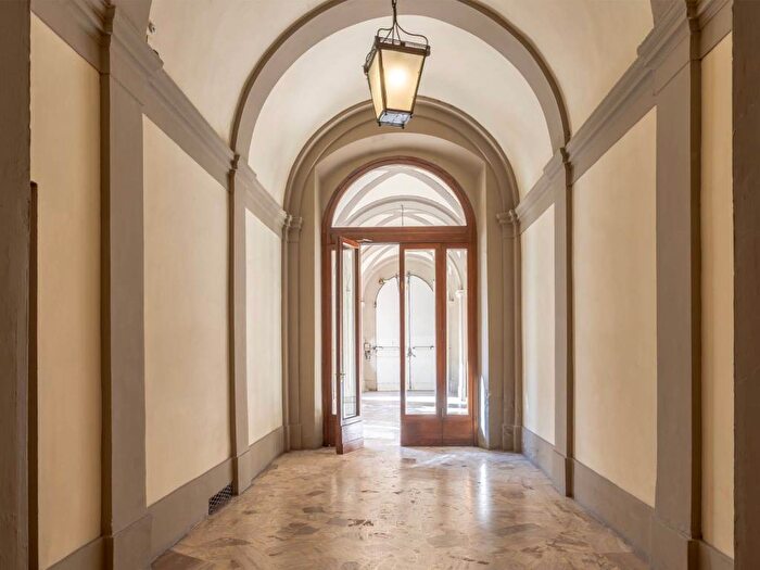 Appartamento con 6 locali in affitto in Via Alfonso La Marmora, San Marco SS Annunziata, Firenze