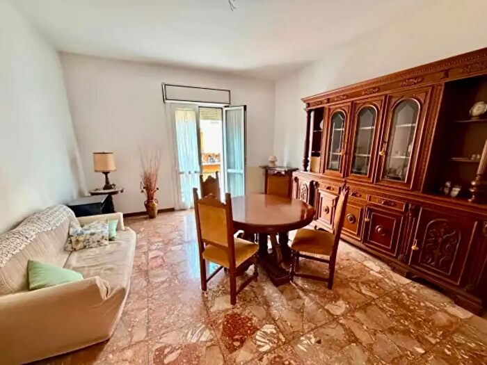Appartamento trilocale in vendita in Viale Dante Alighieri, Piacenza